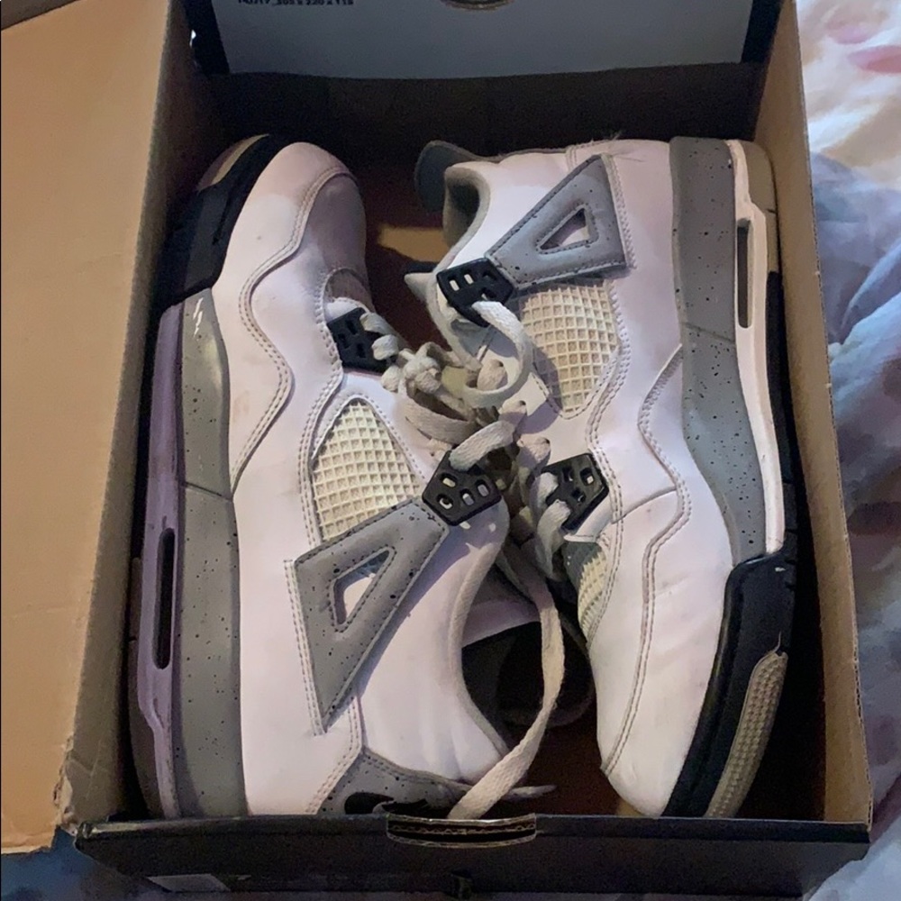 AIR JORDAN 4 RETRO